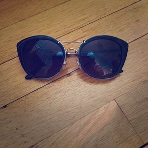 Authentic Burberry sunglasses 🕶